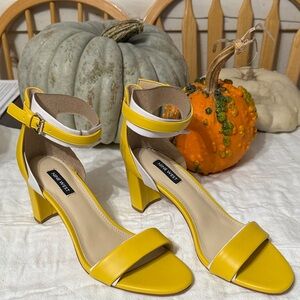 Anne Klein Yellow block  Heels 8.5